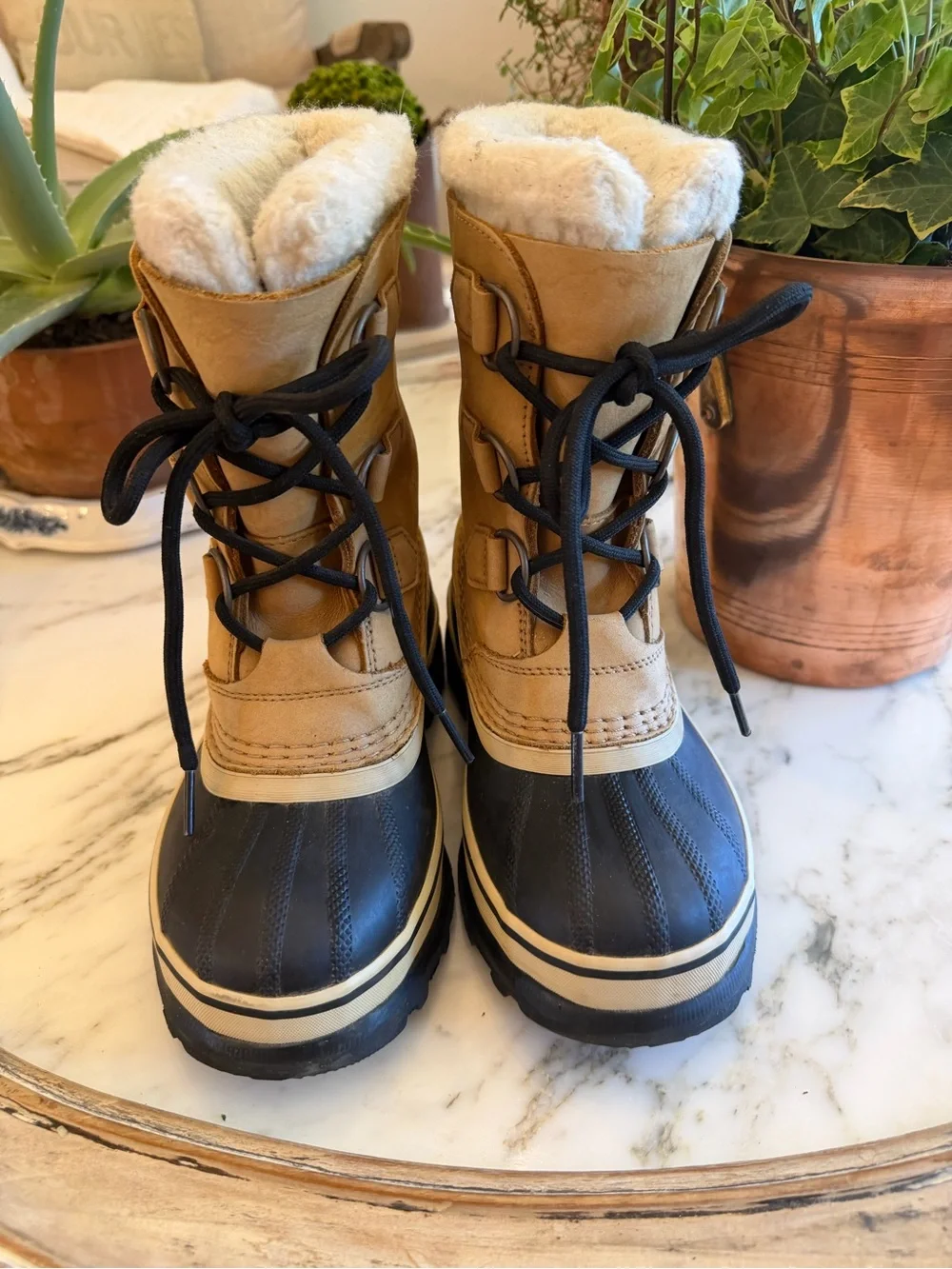 Sorel Kids Caribou Tan and Black Lace-Up Snow Boots size 2